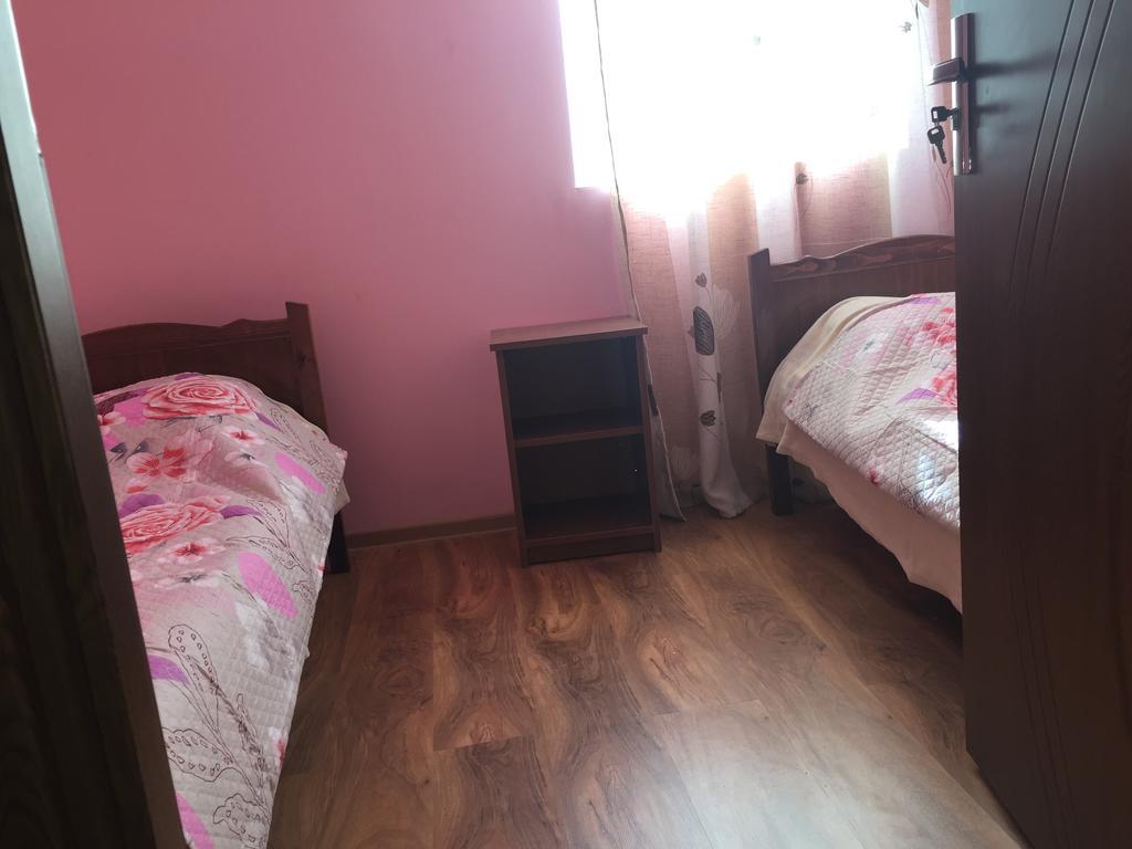 Guesthouse Robinzon Lalkhori Kültér fotó