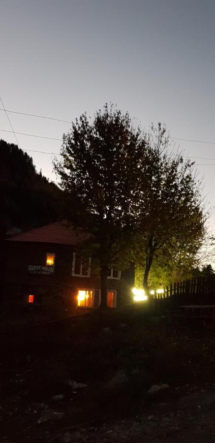Guesthouse Robinzon Lalkhori Kültér fotó